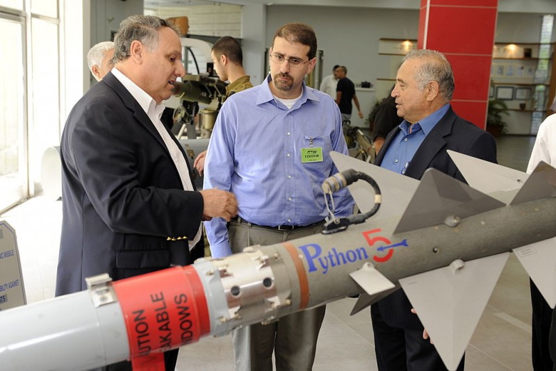 Израиль покажет свою военную продукцию на выставке Air India 2015